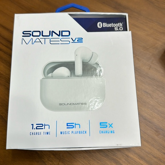 Sound mates V2 wireless earbuds - Picture 1 of 3
